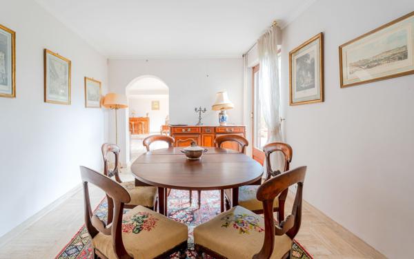 Appartement à vendre    6 pièces • 160 m2 Toulon