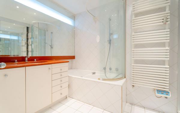 Appartement à vendre    6 pièces • 160 m2 Toulon