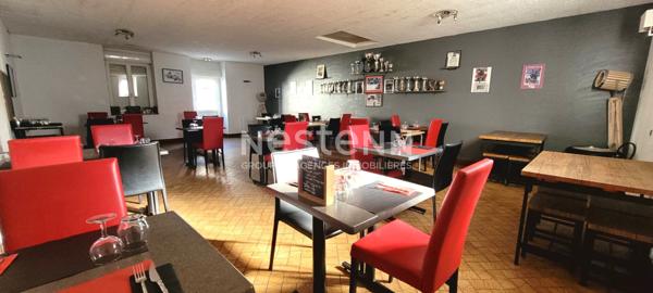 Restaurant avec Licence IV au coeur d'un charmant bourg.- beau potentiel de développement