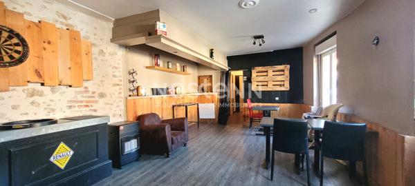 Restaurant avec Licence IV au coeur d'un charmant bourg.- beau potentiel de développement