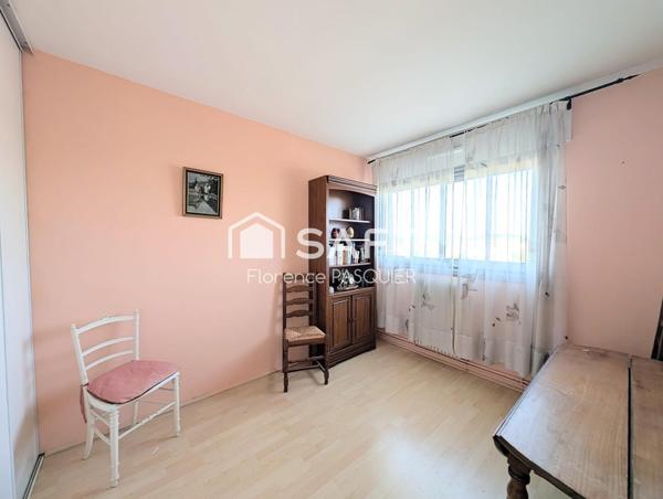 Pessac proche centre – T4 bis lumineux avec balcon, loggia, garage et cave