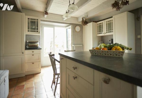 MAISON DE CHARME THEIX NOYALO Bourg