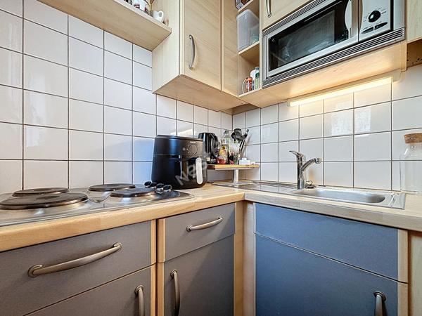 STUDIO - 20m2 - BALCON - QUARTIER BRETONNEAU - PARKING