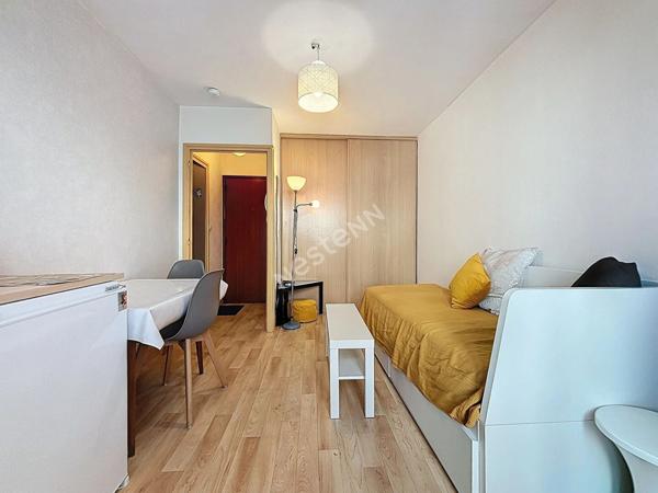 STUDIO - 20m2 - BALCON - QUARTIER BRETONNEAU - PARKING