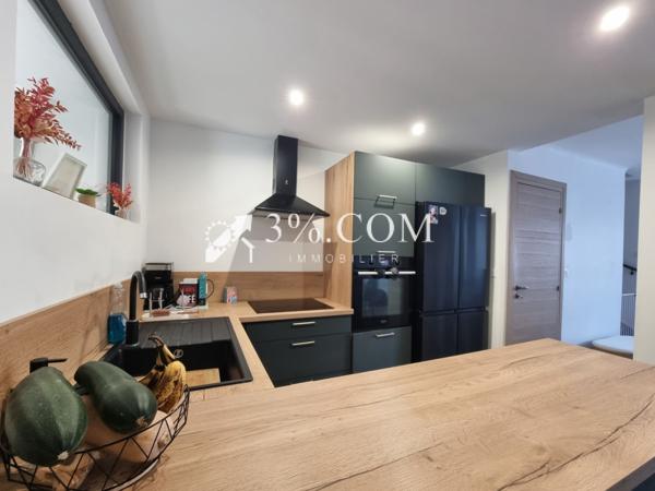 Maison
                                                                                                                                                                                                                                                                                                                        5 pièce(s)                                                                                                                                                                                                          3 chambre(s)                                                                                                                                                                                                          96.75  m²