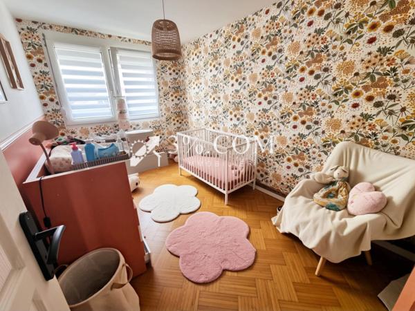 Maison
                                                                                                                                                                                                                                                                                                                        5 pièce(s)                                                                                                                                                                                                          3 chambre(s)                                                                                                                                                                                                          96.75  m²