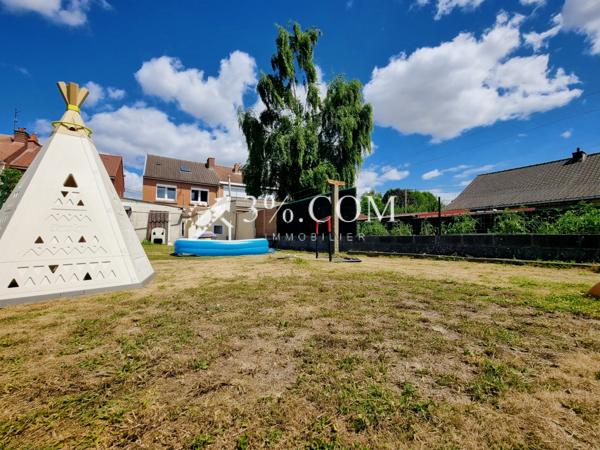 Maison
                                                                                                                                                                                                                                                                                                                        5 pièce(s)                                                                                                                                                                                                          3 chambre(s)                                                                                                                                                                                                          96.75  m²