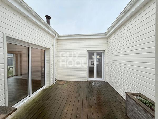 Maison contemporaine avec patio