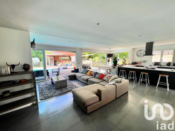 Maison 5 pièces de 150 m² à Cestas (33610)