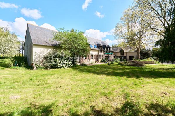 Située à Saint-Grégoire, à quelques minutes de Rennes et avec un accès immédiat à la rocade, cette maison de caractère offre un cadre de vie à la fois paisible et pratique.

Maison de charme : poutres apparentes, beaux volumes et atmosphère chaleureuse. La maison développe 264 m² habitables (464 m² au total) et propose aujourd’hui une organisation idéale pour une vie de famille.

À l'intérieur, vous trouverez :

- Un grand salon lumineux
- Une salle à manger spacieuse pour recevoir 
- 5 chambres confortables
- 3 belles salles de bain attenantes aux chambres 
- Un bureau (idéal télétravail)
- Plusieurs espaces de rangement et pièces annexes offrant d'importantes possibilités d'aménagement (salle de sport, home cinéma ou autres)

À l’extérieur, le terrain de 4 017 m², arboré et à l’abri des regards, offre un véritable espace de respiration, rare à proximité immédiate de la ville.

💡 Les atouts :

- Maison de charme avec cachet
- Beaux volumes et fort potentiel d’aménagement
- Environnement calme et verdoyant
- Accès rapide à Rennes
- Proximité des écoles et complexe sportif

📞 Contactez-moi dès maintenant pour organiser une visite et découvrir tout son potentiel.