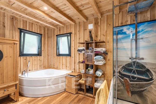 LACANAU-LAC – LES BAÏNASSES | 325m² À L’ESPRIT LACUSTRE, ACCÈS PRIVÉ AU LAC