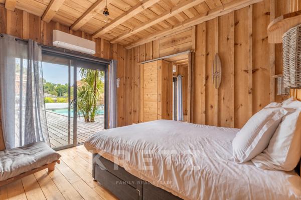LACANAU-LAC – LES BAÏNASSES | 325m² À L’ESPRIT LACUSTRE, ACCÈS PRIVÉ AU LAC
