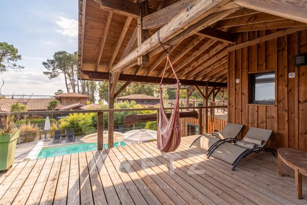 LACANAU-LAC – LES BAÏNASSES | 325m² À L’ESPRIT LACUSTRE, ACCÈS PRIVÉ AU LAC
