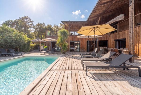 LACANAU-LAC – LES BAÏNASSES | 325m² À L’ESPRIT LACUSTRE, ACCÈS PRIVÉ AU LAC