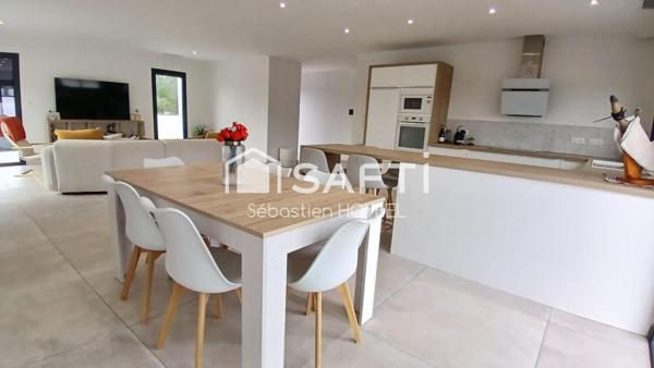 Maison contemporaine neuve de type 4 – 122,77 m² habitables