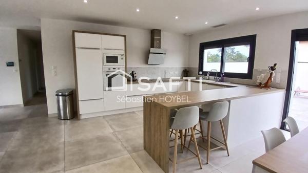 Maison contemporaine neuve de type 4 – 122,77 m² habitables