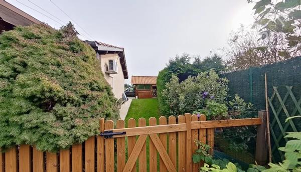 – Le Charme Absolu. Maison d’Exception et Écrin de Nature Privé  limite Décines-Charpieu.
