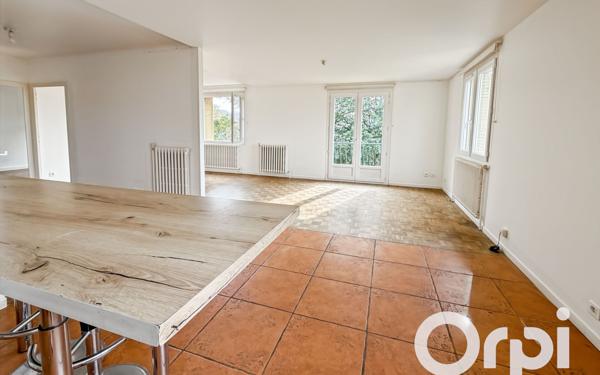 Maison à louer    6 pièces • 154,94 m2 Cliousclat