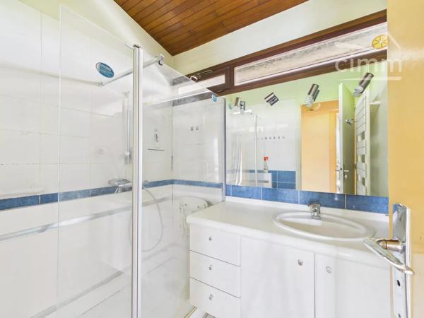 Saint-Ismier – Maison d'architecte 5 chambres sur 1 431 m² de terrain