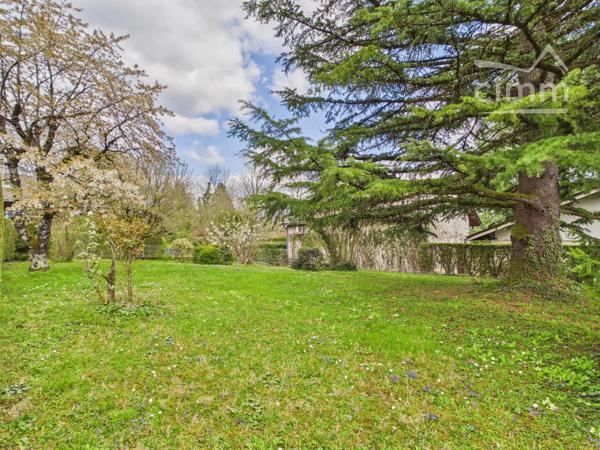 Saint-Ismier – Maison d'architecte 5 chambres sur 1 431 m² de terrain