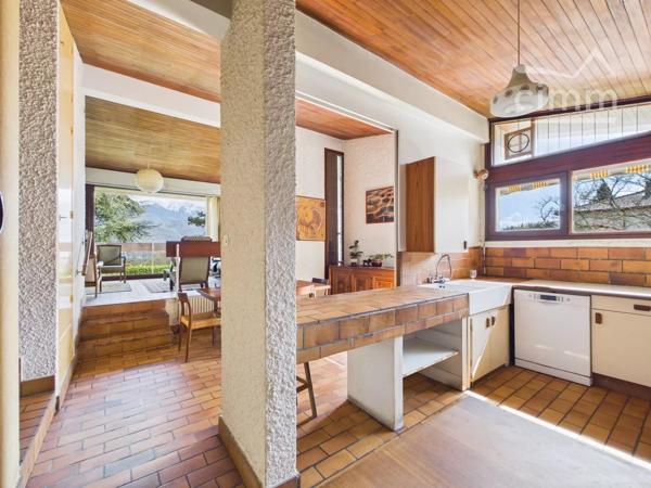 Saint-Ismier – Maison d'architecte 5 chambres sur 1 431 m² de terrain