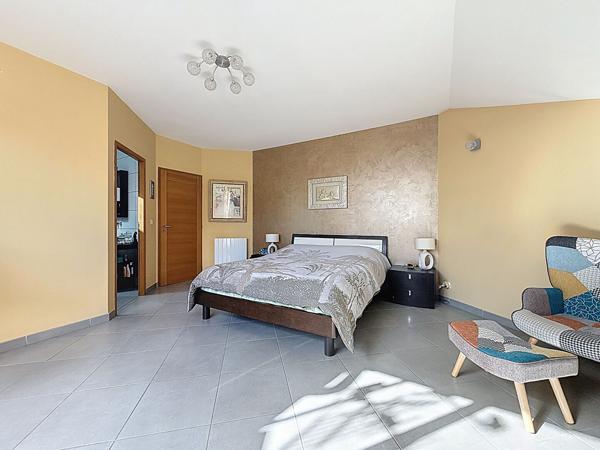 Maison 18 pièces 475.96 m2