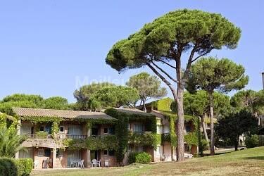 SAINT-RAPHAËL VALESCURE- studio 4 couchages rénové- rentabilité loc ++BAISSE DE PRIX !