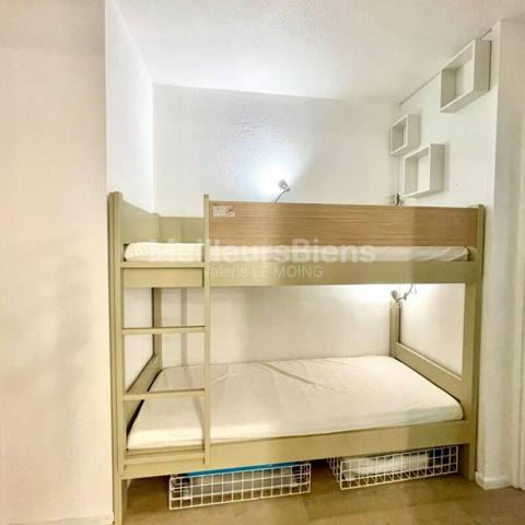 SAINT-RAPHAËL VALESCURE- studio 4 couchages rénové- rentabilité loc ++BAISSE DE PRIX !