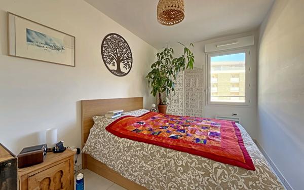 Appartement à vendre    3 pièces • 64,06 m2 Marseille 8