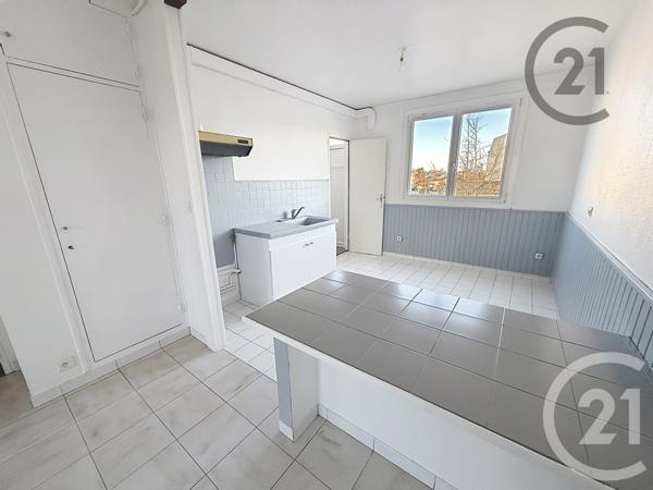 Appartement F4 à vendre  4 pièces - 77,82 m2 CHALONS EN CHAMPAGNE - 51