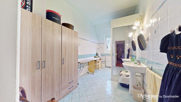 Domaine historique avec dépendance Montévrain 11 pièces 424m2