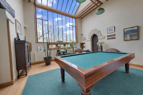 Domaine historique avec dépendance Montévrain 11 pièces 424m2