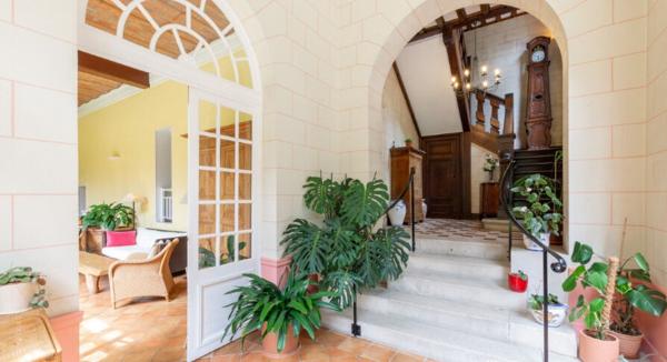 Domaine historique avec dépendance Montévrain 11 pièces 424m2