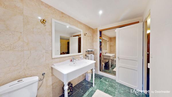 Domaine historique avec dépendance Montévrain 11 pièces 424m2