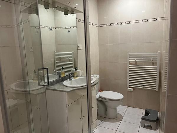 Appartement Charbonnieres Les Bains 2 pièce(s) 38 m2