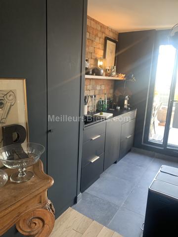 Dernier étage, 2 chambres, 2 grandes terrasses