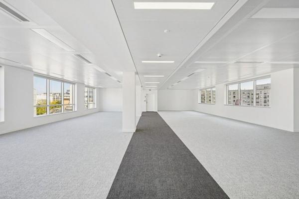 Bureaux à louer à Clichy avec terrasses et rooftop accessibles