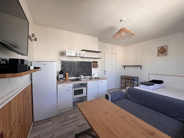 Appartement T1 lumineux à louer au dernier étage à Orléans