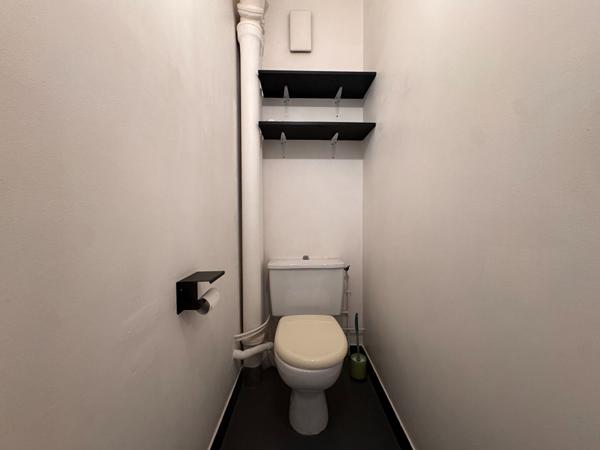 Appartement T1 lumineux à louer au dernier étage à Orléans