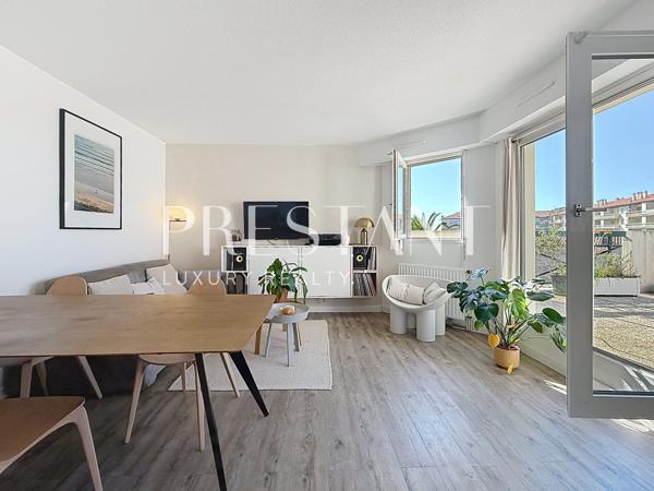 Chambre d’Amour – Appartement avec vaste terrasse vue océan., ANGLET