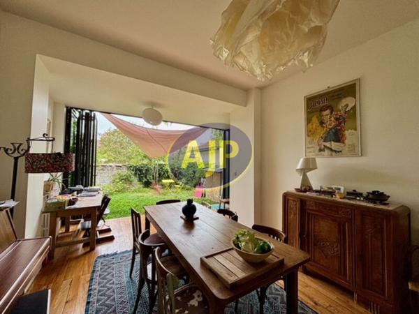 Maison à louer Bordeaux : 4 pièces, 108m² avec 3 chambre(s) à 1 650€ - AJP Immobilier Bordeaux Nansouty