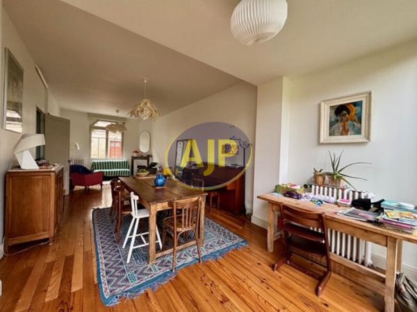 Maison à louer Bordeaux : 4 pièces, 108m² avec 3 chambre(s) à 1 650€ - AJP Immobilier Bordeaux Nansouty