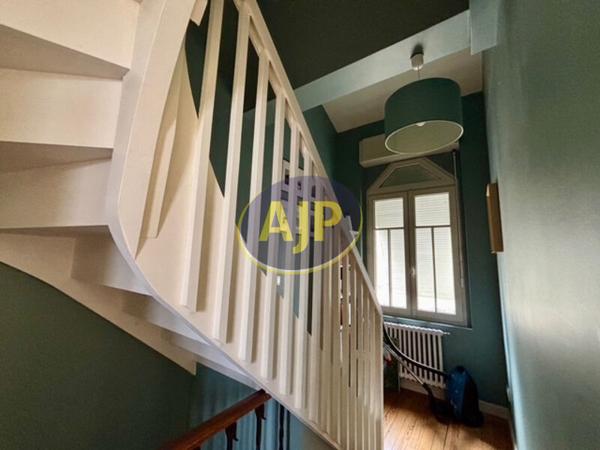 Maison à louer Bordeaux : 4 pièces, 108m² avec 3 chambre(s) à 1 650€ - AJP Immobilier Bordeaux Nansouty