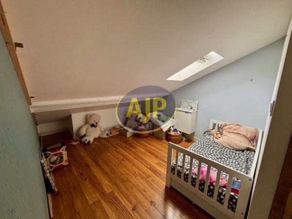 Maison à louer Bordeaux : 4 pièces, 108m² avec 3 chambre(s) à 1 650€ - AJP Immobilier Bordeaux Nansouty