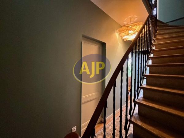 Maison à louer Bordeaux : 4 pièces, 108m² avec 3 chambre(s) à 1 650€ - AJP Immobilier Bordeaux Nansouty