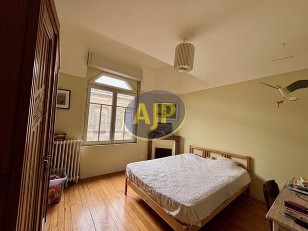 Maison à louer Bordeaux : 4 pièces, 108m² avec 3 chambre(s) à 1 650€ - AJP Immobilier Bordeaux Nansouty