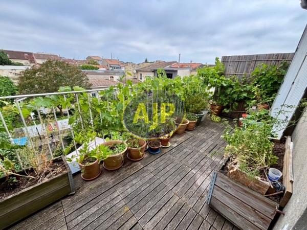Maison à louer Bordeaux : 4 pièces, 108m² avec 3 chambre(s) à 1 650€ - AJP Immobilier Bordeaux Nansouty