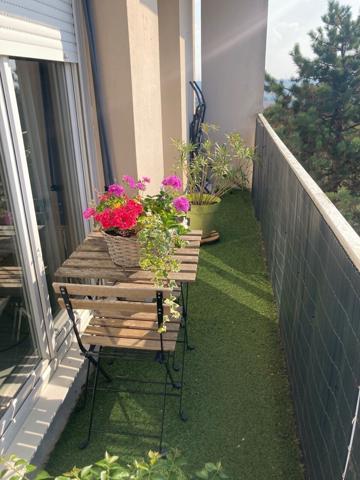 Appartement F3, très lumineux, Proche des commerces.