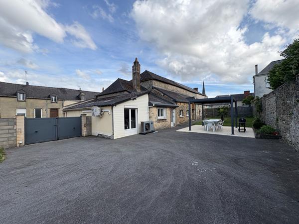 MAISON MEUBLE DE 160 m² - BAZOUGERS