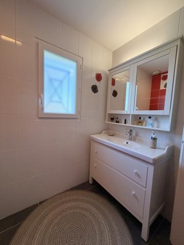 Maison
                                                                                                                                                                                                                                                                                                                        5 pièce(s)                                                                                                                                                                                                          3 chambre(s)                                                                                                                                                                                                          189.77  m²